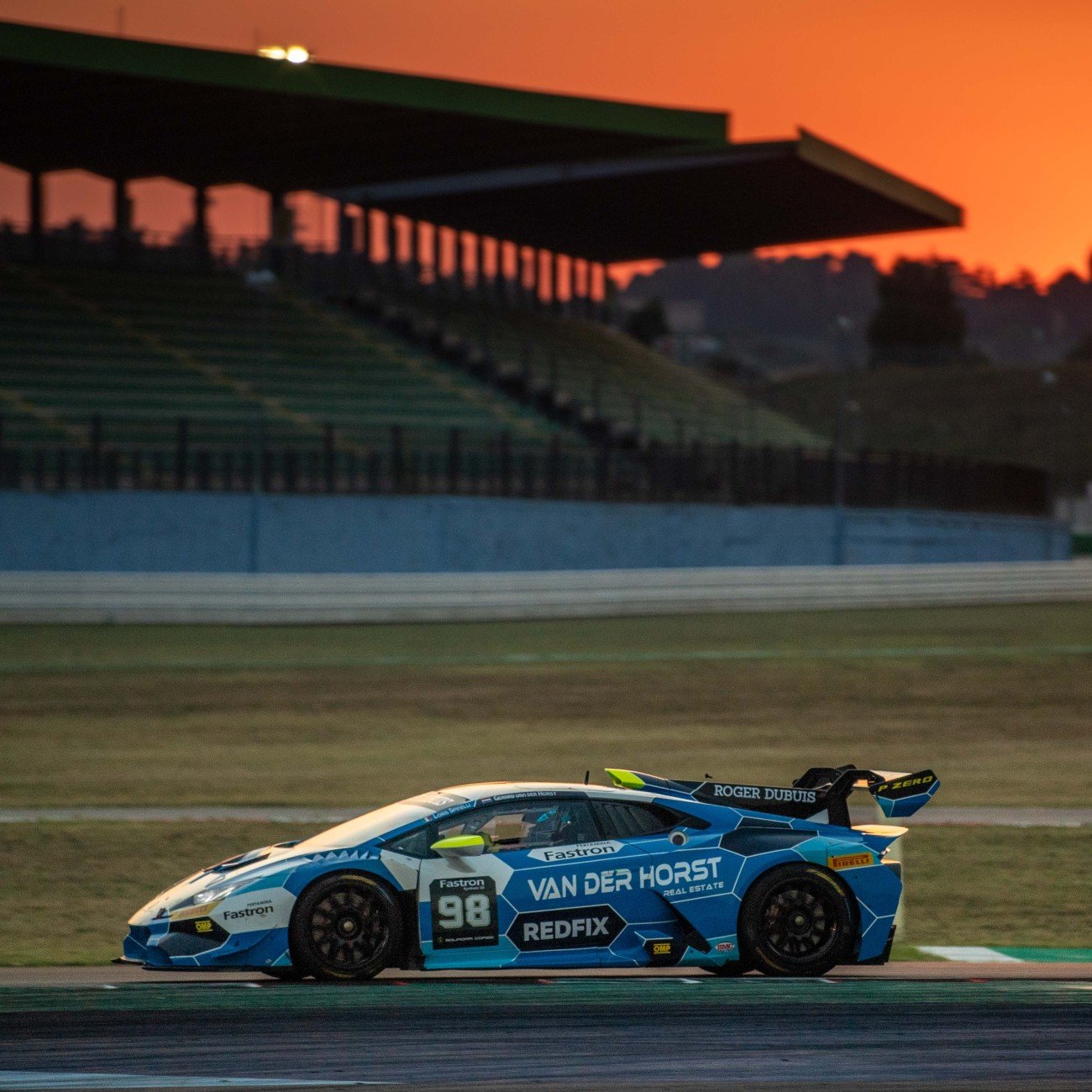 LAMBORGHINI SUPER TROFEO: A MISANO LE WORLD FINALS INCORONANO I CAMPIONI EUROPA E NORD AMERICA