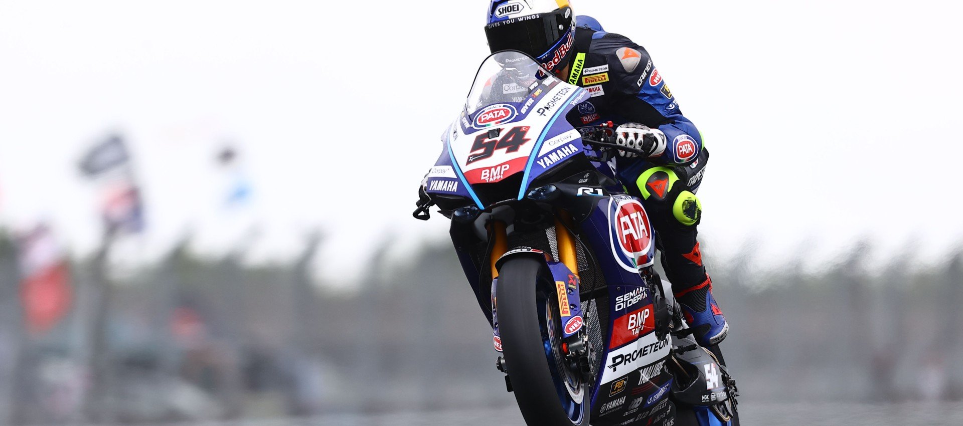 Toprak conquista la Superpole Race a Donington